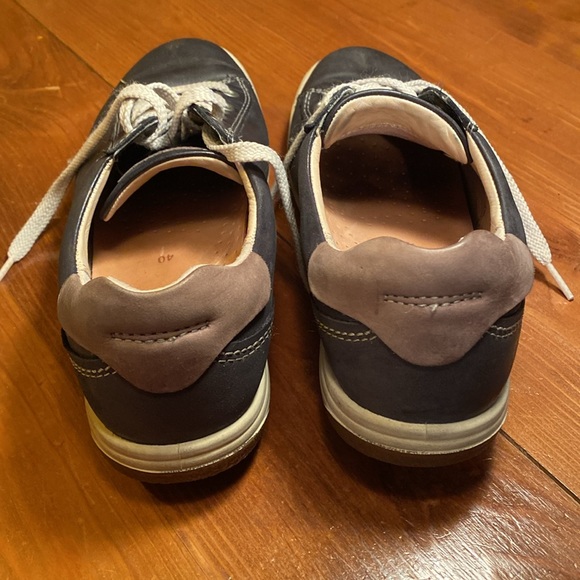 Ecco Leather Women’s Sneakers Black - Size 9 Used - Picture 3 of 10